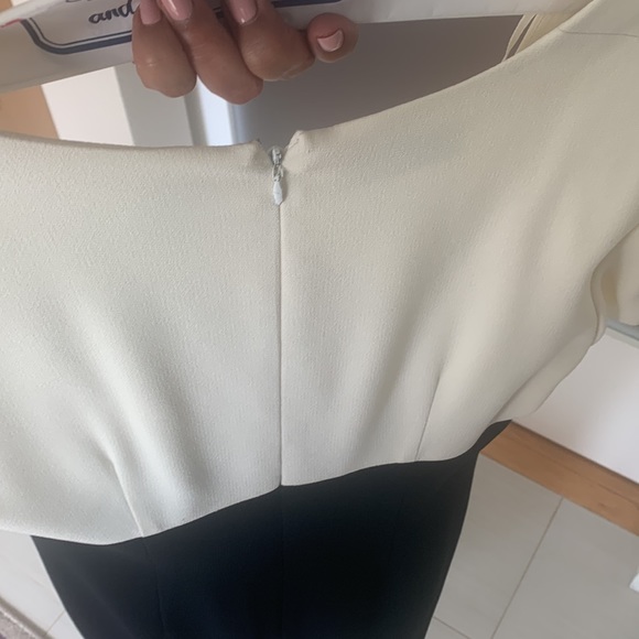 Classic very flattering black and cream Liz Claiborne dress. - Picture 3 of 4